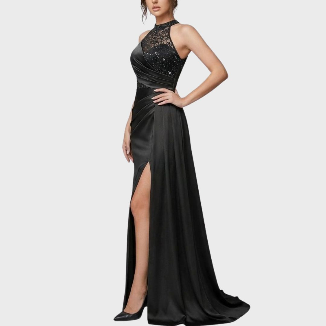 Svart Satängklänning – Halterneck med Spetsdetaljer